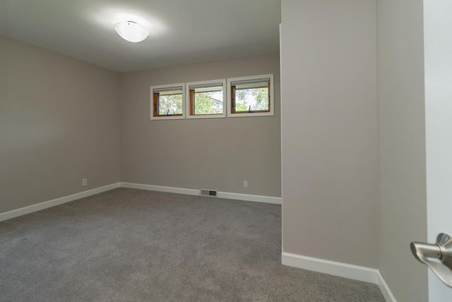 5808 France Avenue S, Edina, MN 55410