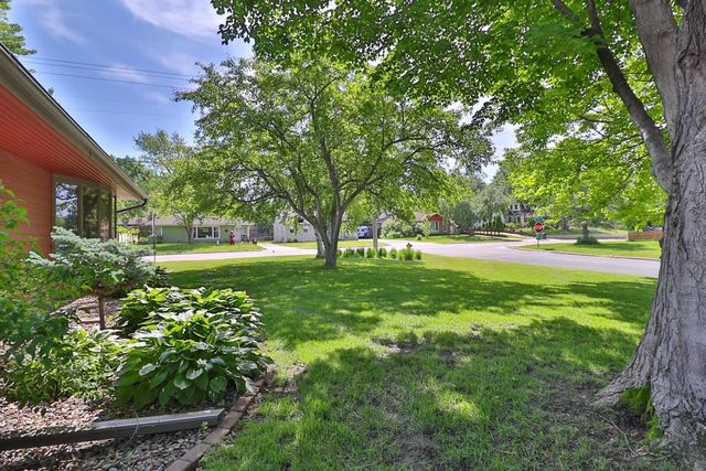 5808 France Avenue S, Edina, MN 55410