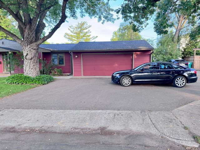 5808 France Avenue S, Edina, MN 55410