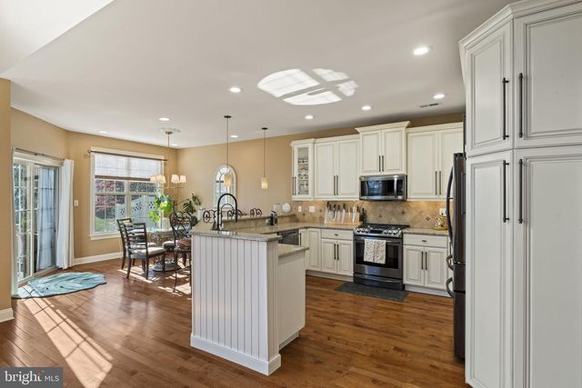 1453 SAINT JAMES DR, Langhorne, PA 19047