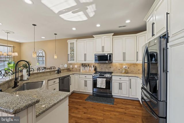 1453 SAINT JAMES DR, Langhorne, PA 19047
