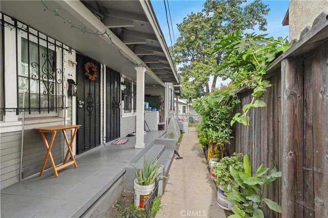 1070 N Loma Vista Drive, Long Beach, CA 90813