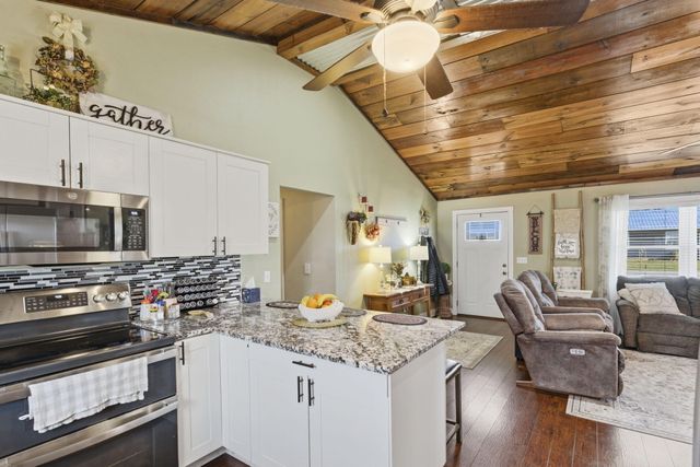 720 E Burford Street, Marshfield, MO 65706