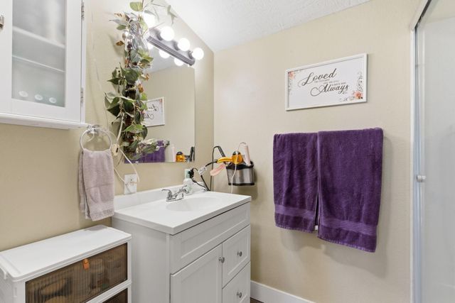 720 E Burford Street, Marshfield, MO 65706