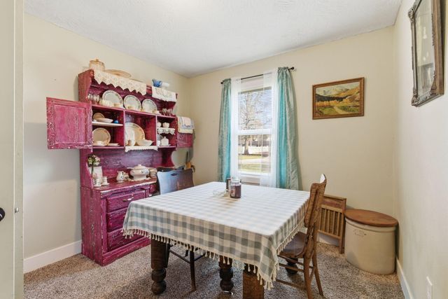 720 E Burford Street, Marshfield, MO 65706