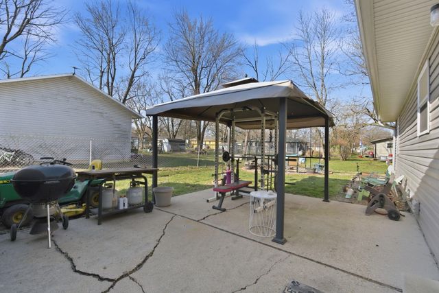 720 E Burford Street, Marshfield, MO 65706