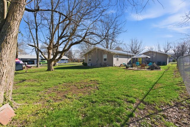 720 E Burford Street, Marshfield, MO 65706