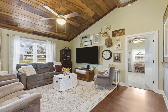 720 E Burford Street, Marshfield, MO 65706