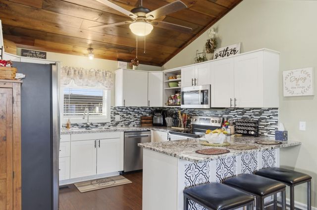 720 E Burford Street, Marshfield, MO 65706