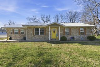 720 E Burford Street, Marshfield, MO 65706