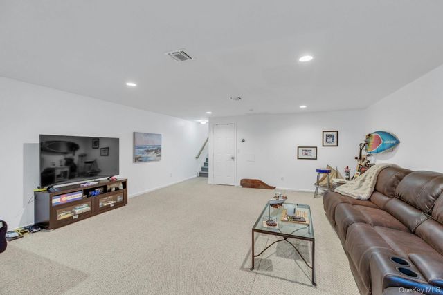 123 Jackie Court, Patchogue, NY 11772