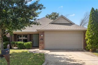 249 E Madrid Street, Fayetteville, AR 72703