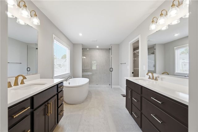 2425 Bent Grass Drive, Beavercreek, OH 45431
