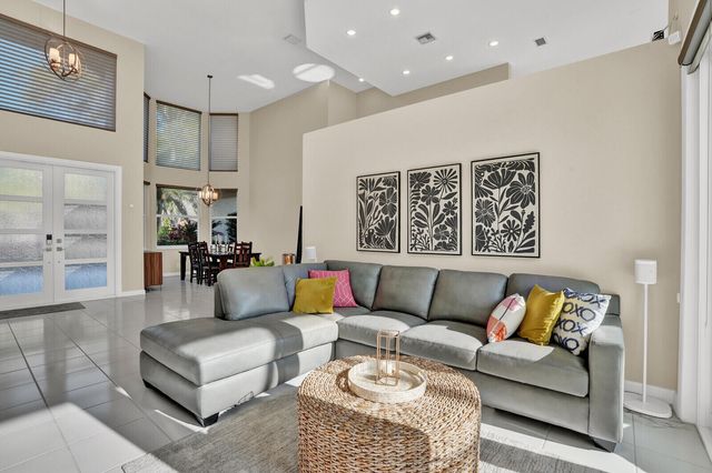 142 Corinthian Circle, Jupiter, FL 33458