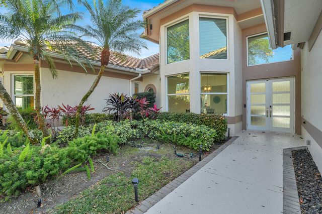 142 Corinthian Circle, Jupiter, FL 33458