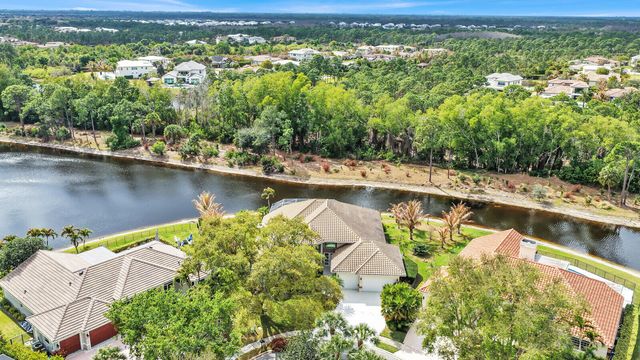 142 Corinthian Circle, Jupiter, FL 33458
