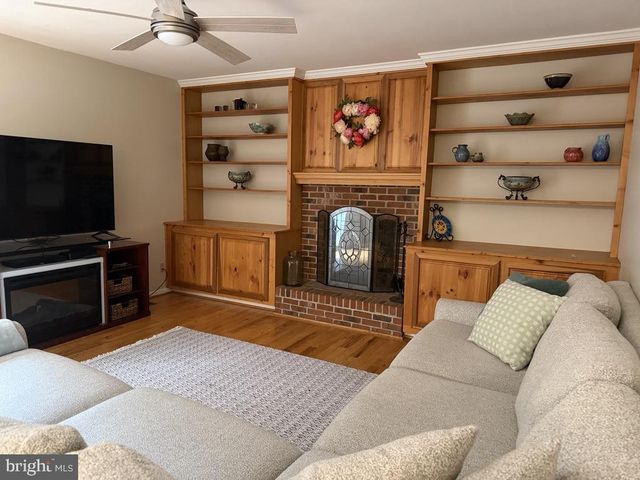 15 BLUE FOX CT, Newark, DE 19711