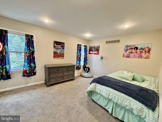 15 BLUE FOX CT, Newark, DE 19711