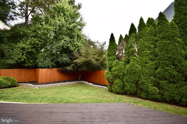 15 BLUE FOX CT, Newark, DE 19711