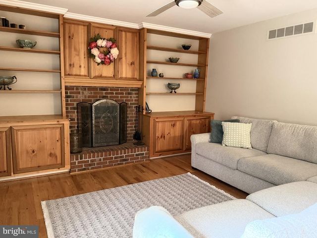 15 BLUE FOX CT, Newark, DE 19711