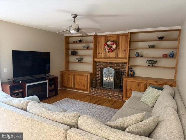15 BLUE FOX CT, Newark, DE 19711
