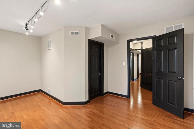 17 W CHASE ST, Baltimore, MD 21201
