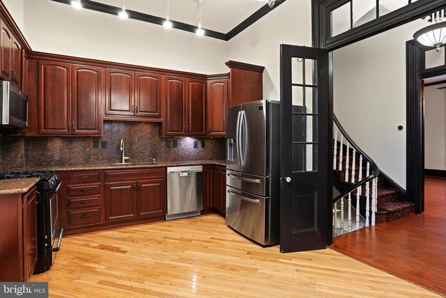 17 W CHASE ST, Baltimore, MD 21201