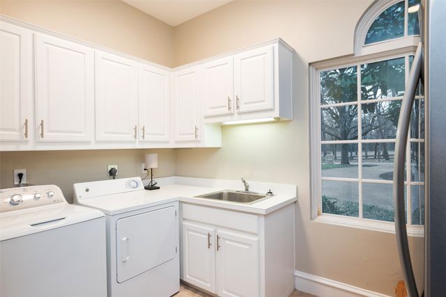 119 Diamond Oaks Drive, Mabank, TX 75156