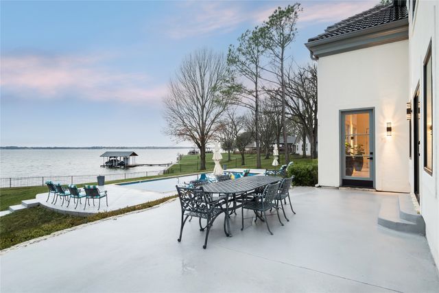 119 Diamond Oaks Drive, Mabank, TX 75156