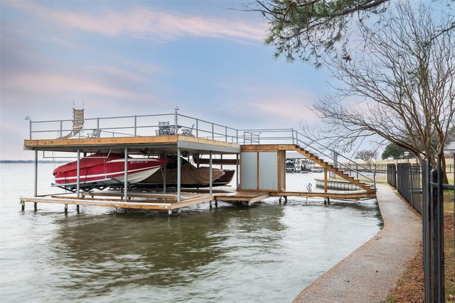 119 Diamond Oaks Drive, Mabank, TX 75156