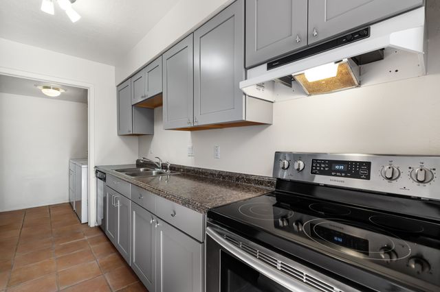 3154 Plaza Blanca, Santa Fe, NM 87507