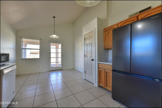 5568 RICK Husband Drive, El Paso, TX 79934