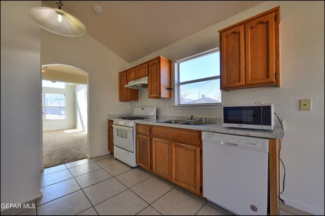 5568 RICK Husband Drive, El Paso, TX 79934