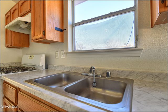 5568 RICK Husband Drive, El Paso, TX 79934