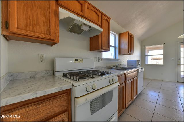 5568 RICK Husband Drive, El Paso, TX 79934