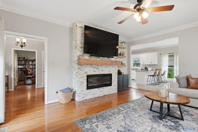 2406 Auburn Drive SW, Decatur, AL 35603