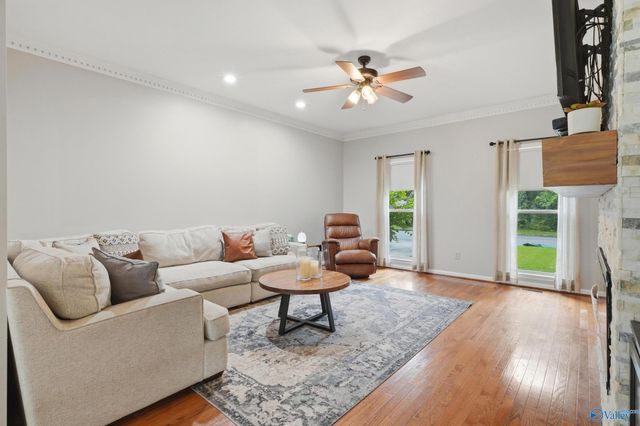 2406 Auburn Drive SW, Decatur, AL 35603