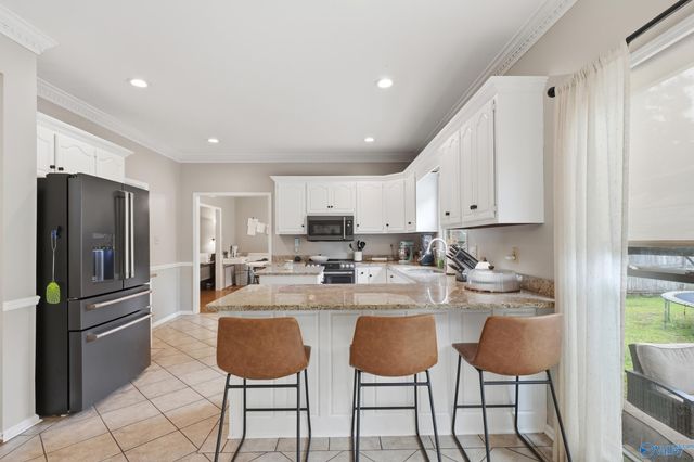 2406 Auburn Drive SW, Decatur, AL 35603