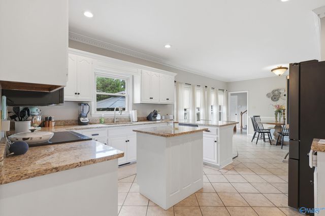 2406 Auburn Drive SW, Decatur, AL 35603