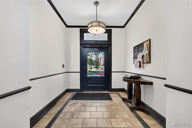 4496 Maryland Avenue 1B, St Louis, MO 63108