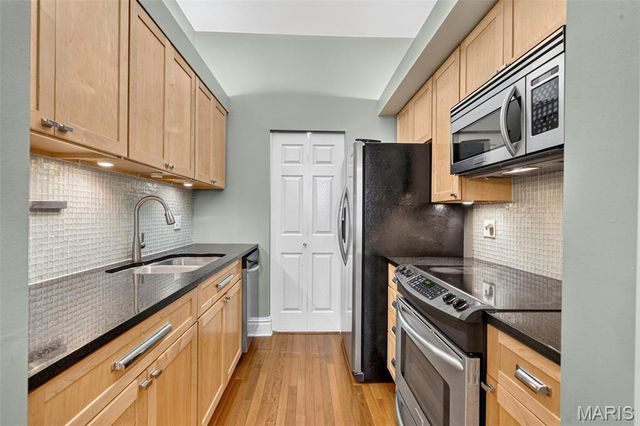 4496 Maryland Avenue 1B, St Louis, MO 63108