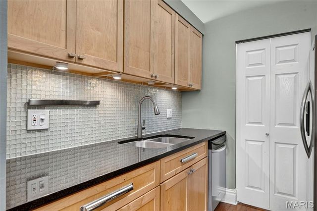 4496 Maryland Avenue 1B, St Louis, MO 63108