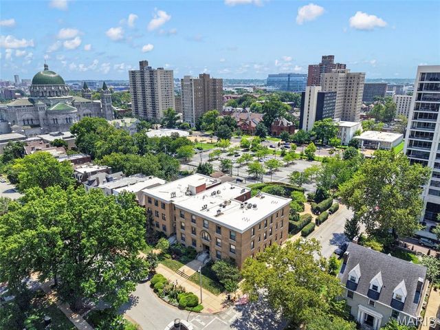 4496 Maryland Avenue 1B, St Louis, MO 63108