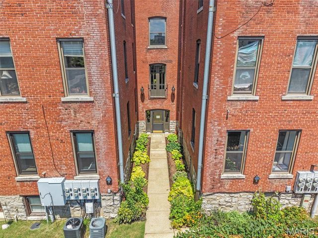 4496 Maryland Avenue 1B, St Louis, MO 63108