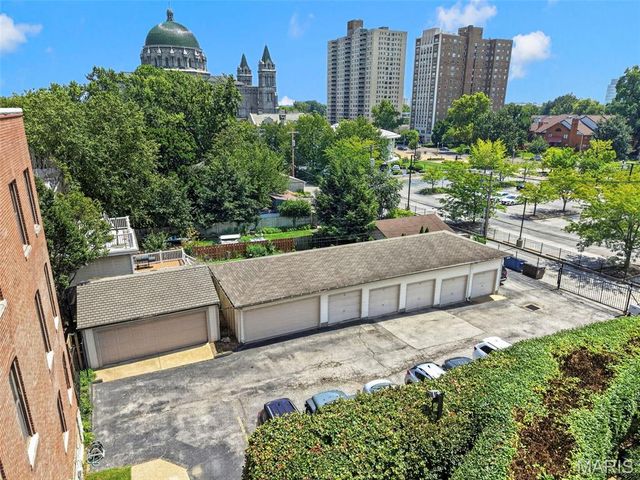 4496 Maryland Avenue 1B, St Louis, MO 63108