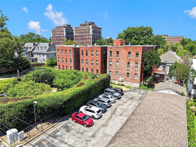 4496 Maryland Avenue 1B, St Louis, MO 63108