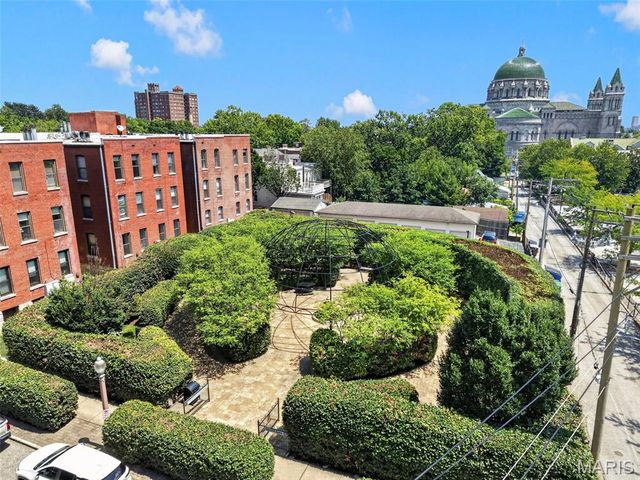 4496 Maryland Avenue 1B, St Louis, MO 63108