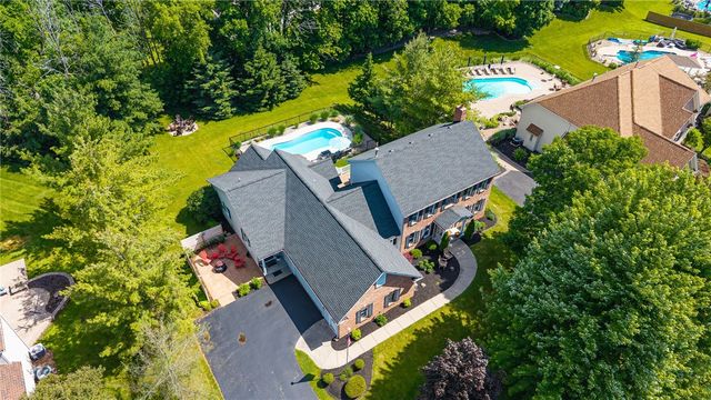 45 Olde Prestwick, Perinton, NY 14526