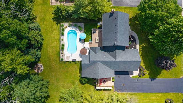 45 Olde Prestwick, Perinton, NY 14526