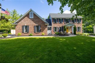 45 Olde Prestwick, Perinton, NY 14526